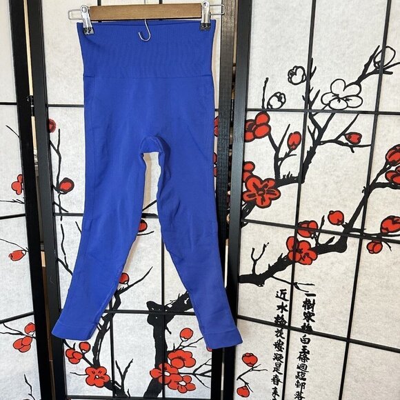 Lululemon ZONE IN TIGHT Blue High Waist Compression Crop Leggings Size 2 - Picture 5 of 8